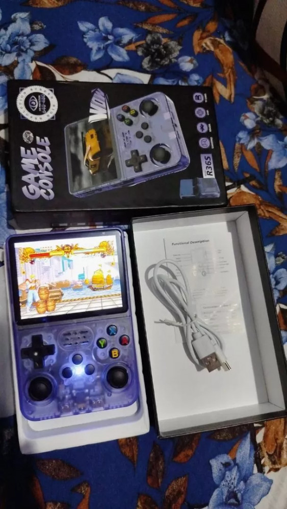 Console Portátil R36S 64GB 15 mil Jogos