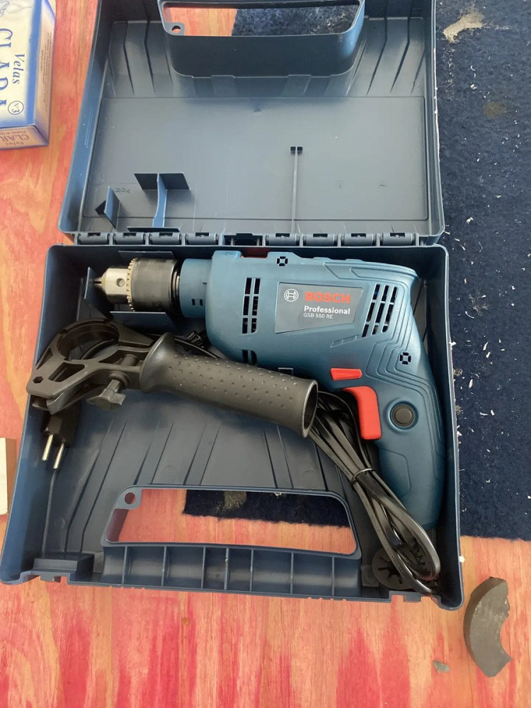 Furadeira de Impacto Bosch GSB 550 Azul