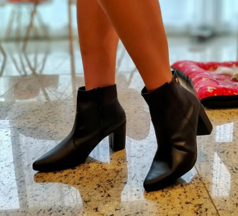 Bota de Salto Bico Fino, Coturno e Cano Curto