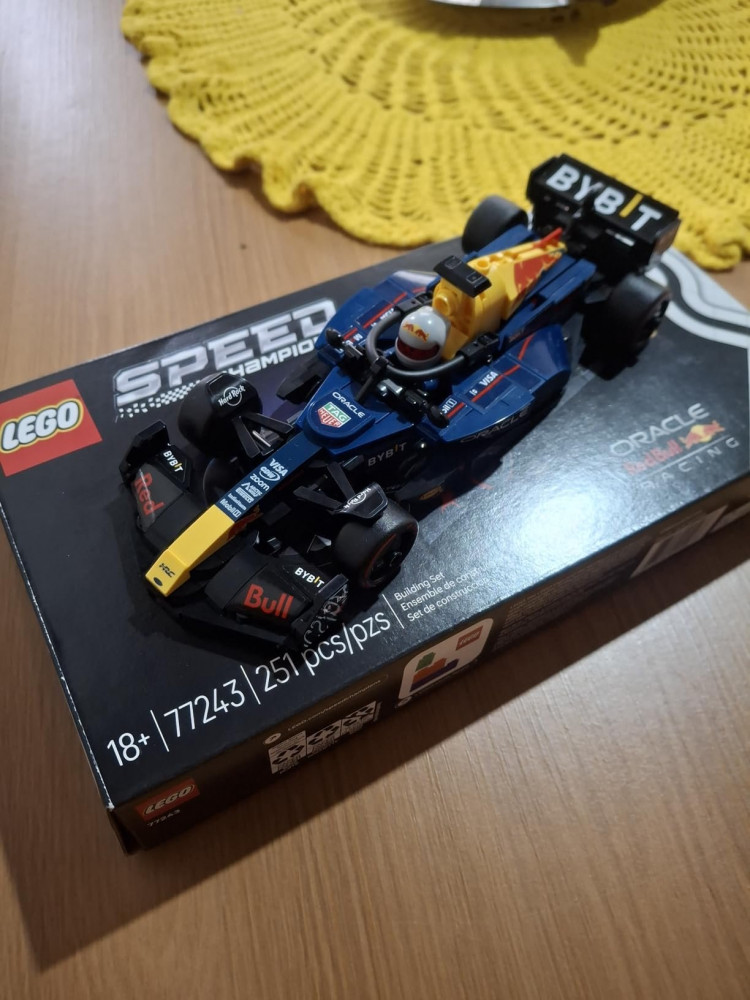LEGO Speed Champions Carro Oracle Red Bull Racing RB20