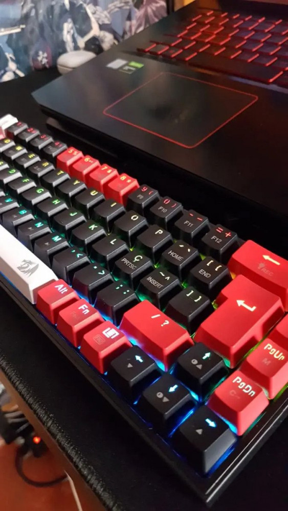 Teclado Redragon RyzePro ABNT2 Switch Marrom