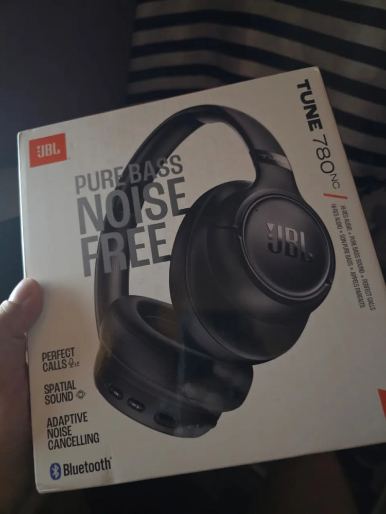 Fone de Ouvido Bluetooth Tune 780NC Preto JBL