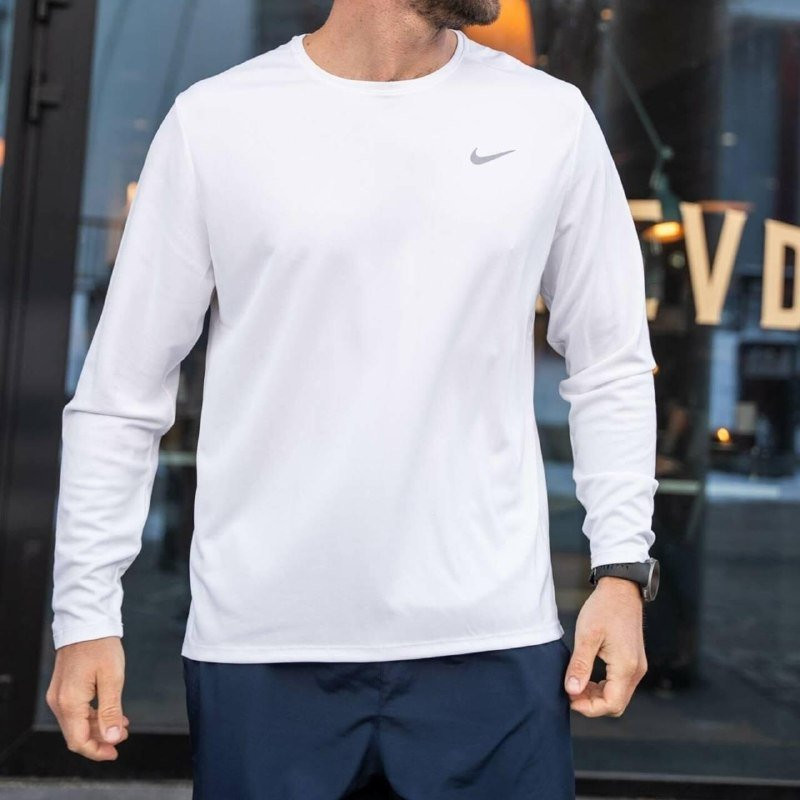 Camiseta Nike Dri-FIT UV Miler (2 cores)
